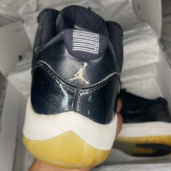 Jordan 11 Low ‘Barons’ - Picture 8 of 9